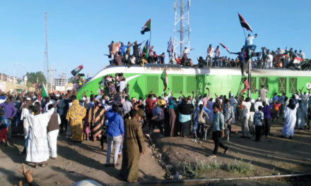 الثورة السودانية: ثلاثة مشاهد من اللحظات الأولى لانتفاضة عطبرة